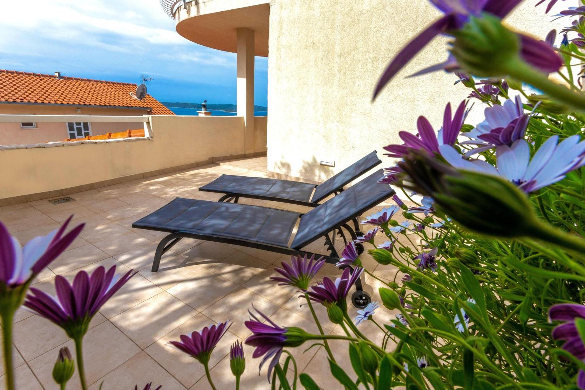 Apartments Tatjana Dominis Hvar Town Luaran gambar